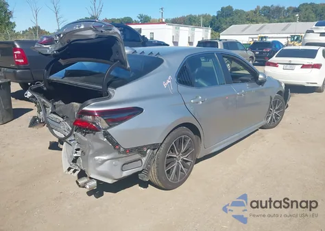 2021 Toyota Camry Se z USA, uszkodzony, nr VIN 4T1G11AK3MU551213